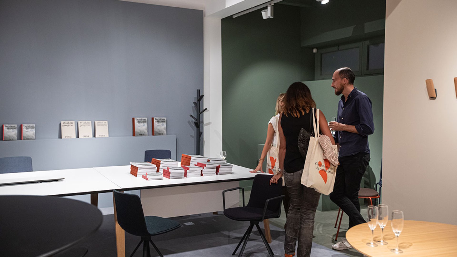 Showroom & Friends