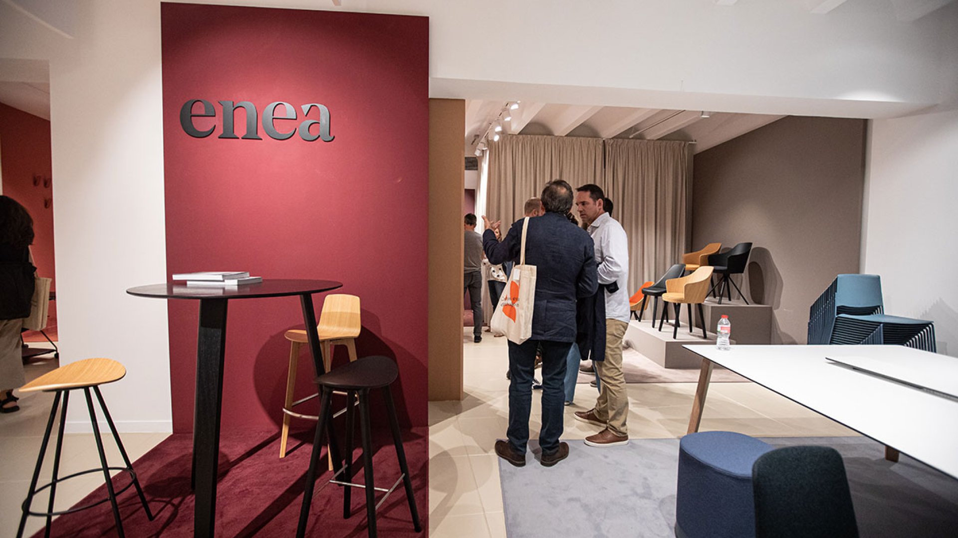 Showroom & Friends