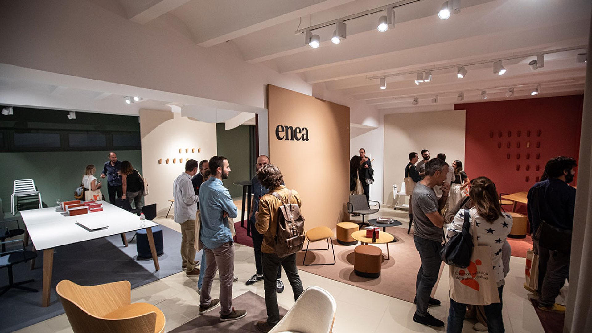 Showroom & Friends