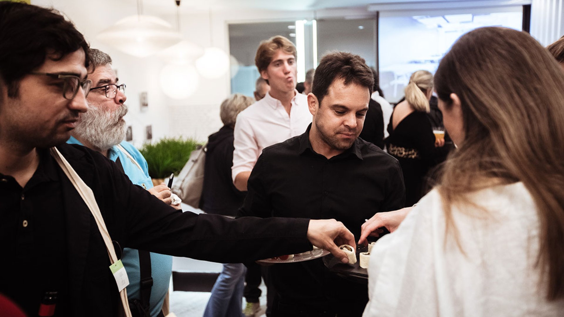 Showroom & Friends
