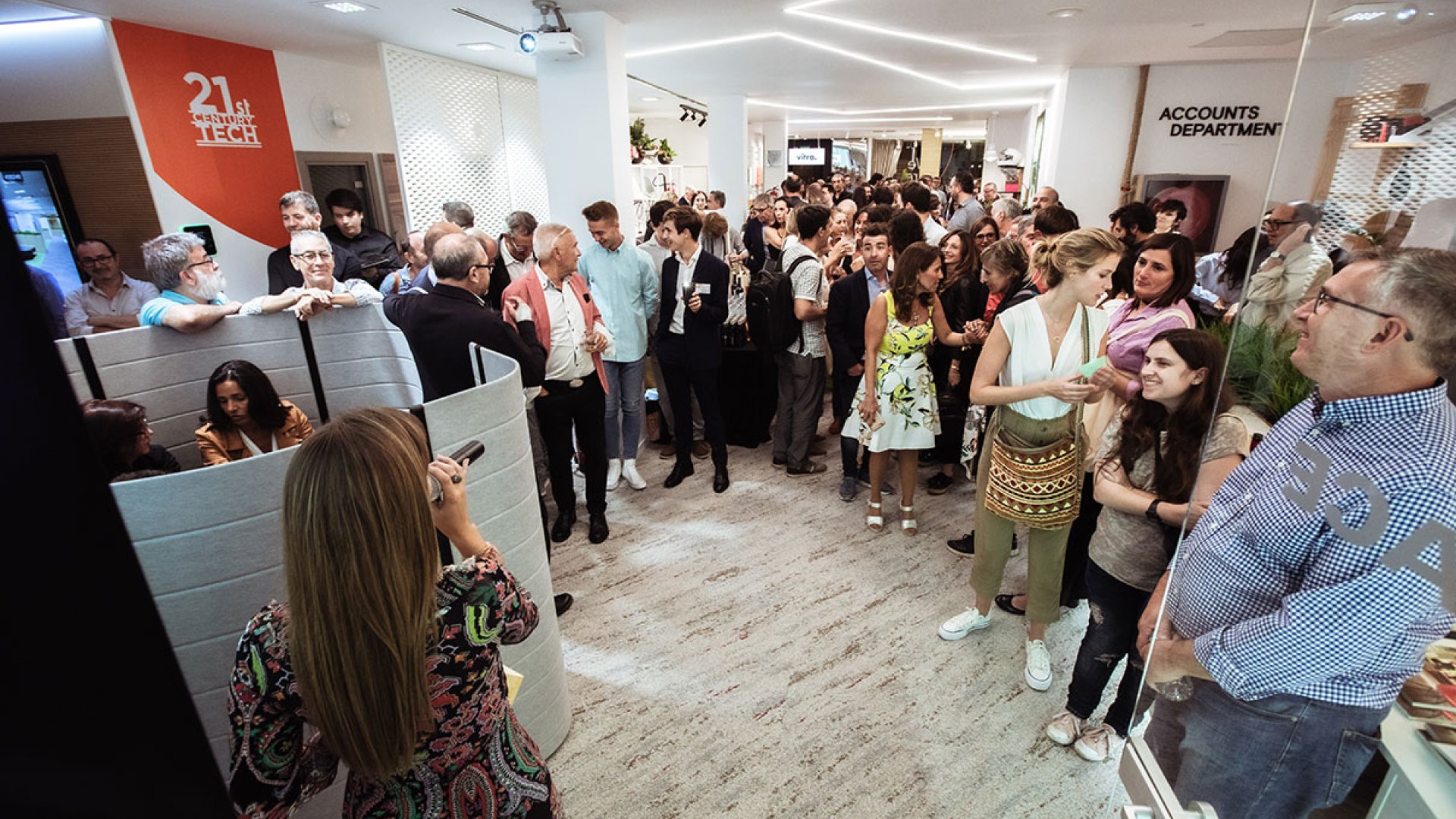 Showroom & Friends