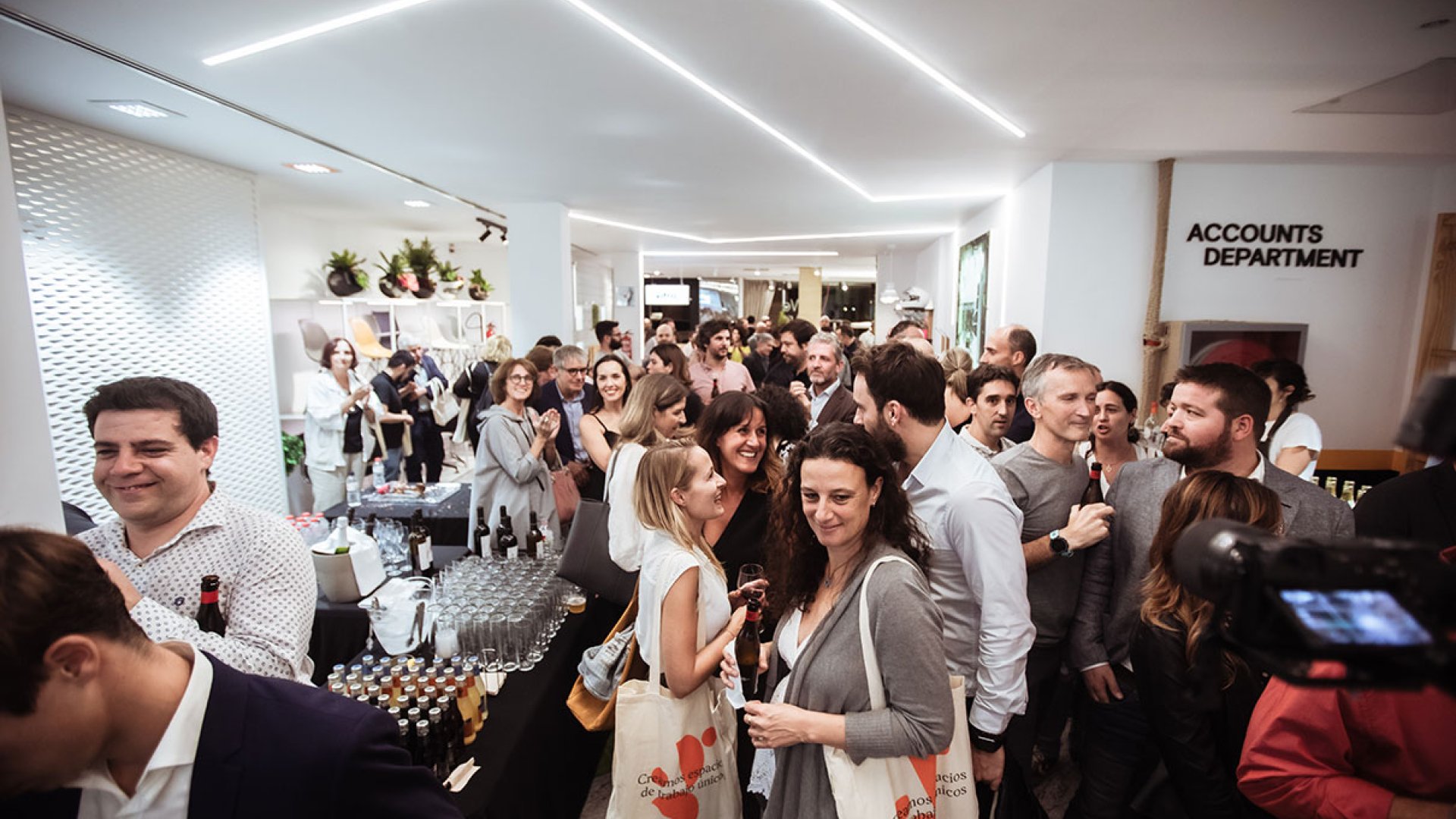 Showroom & Friends