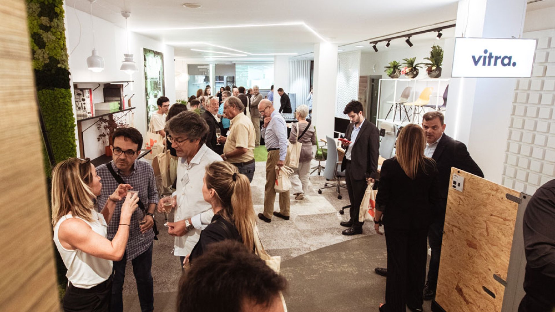 Showroom & Friends