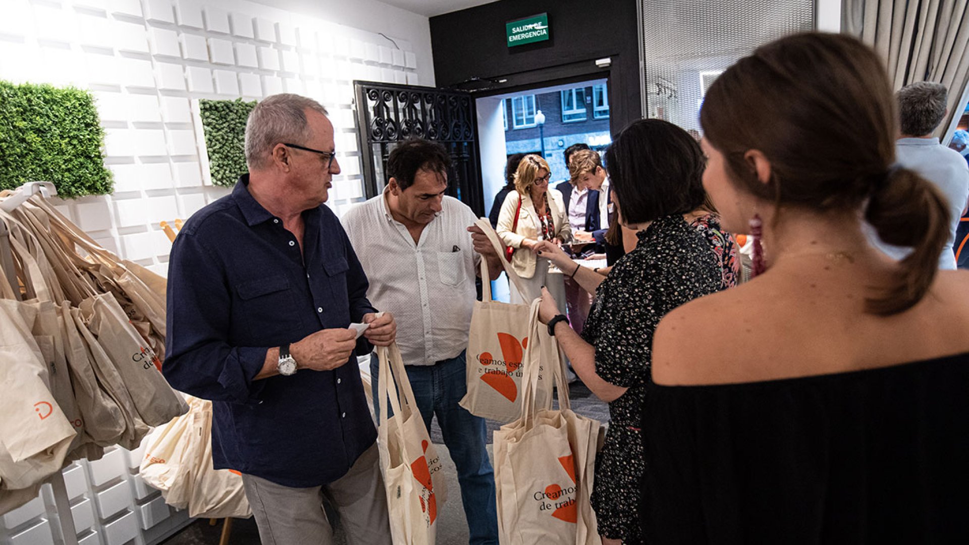 Showroom & Friends