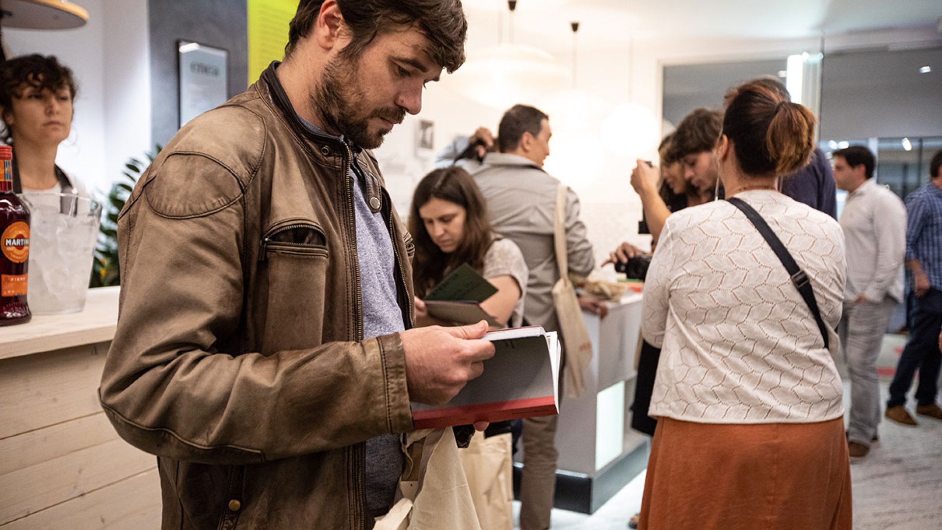 Showroom & Friends