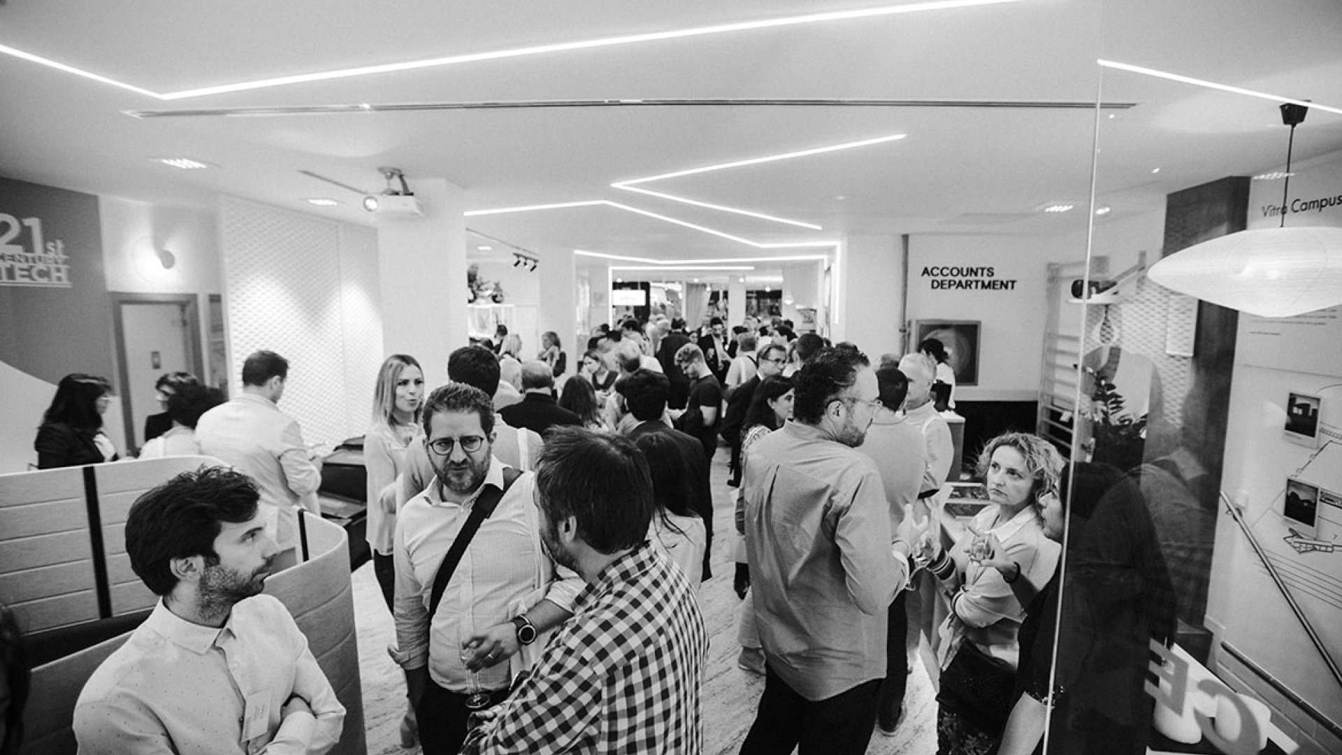Showroom & Friends