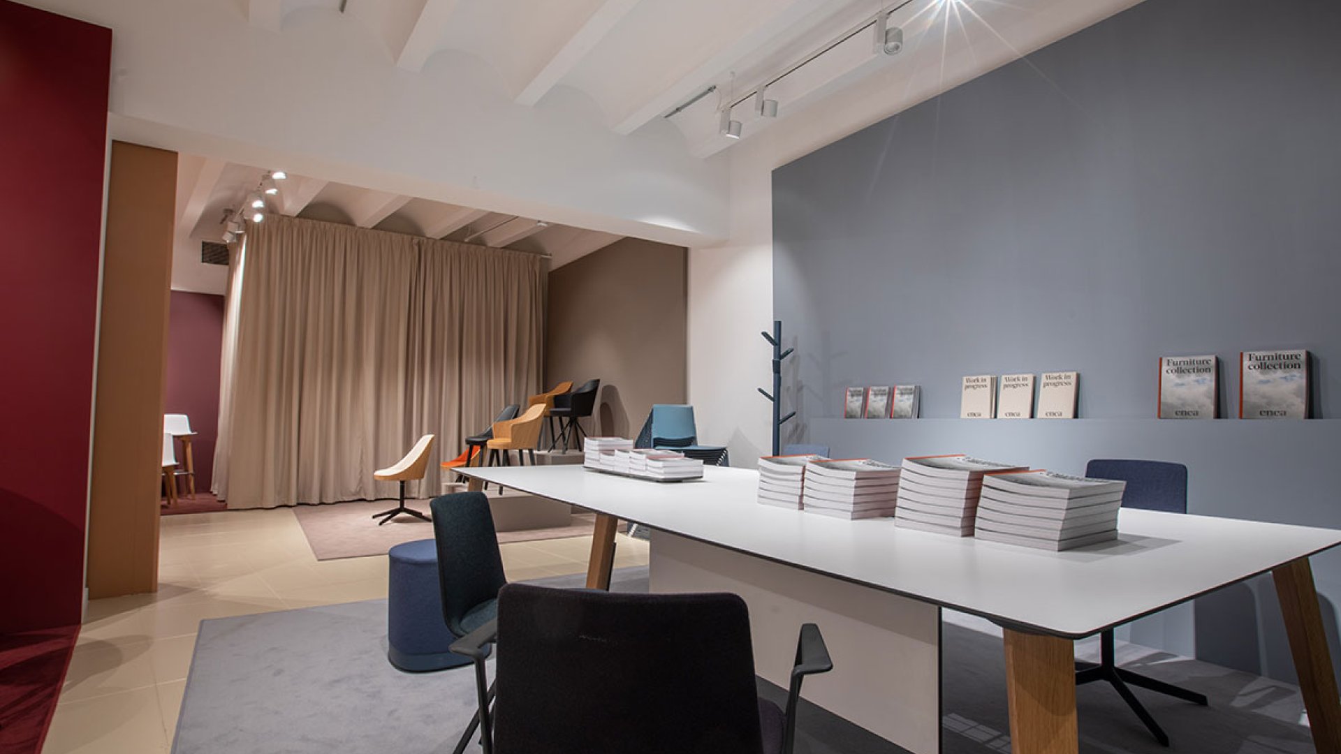 Showroom & Friends